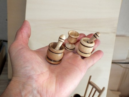 mortai e bicchiere in ulivo altezza circa 3 cm